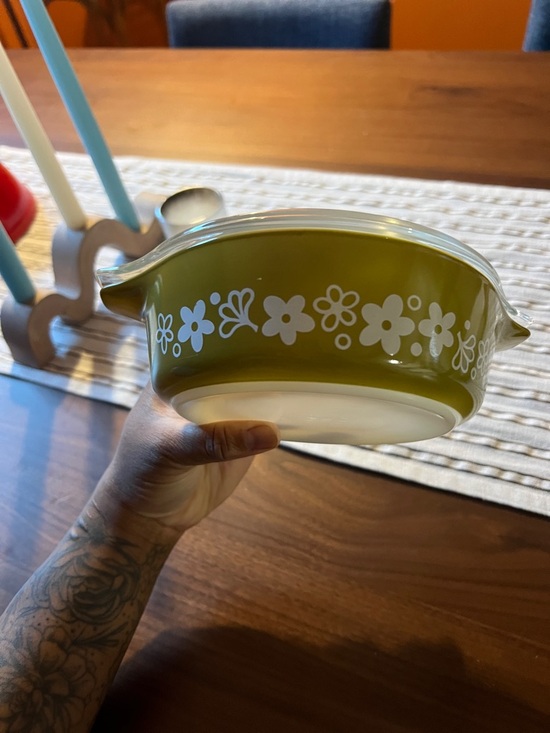 Vintage Pyrex Green Floral Casserole Dish with Lid - - Picture 2 of 4